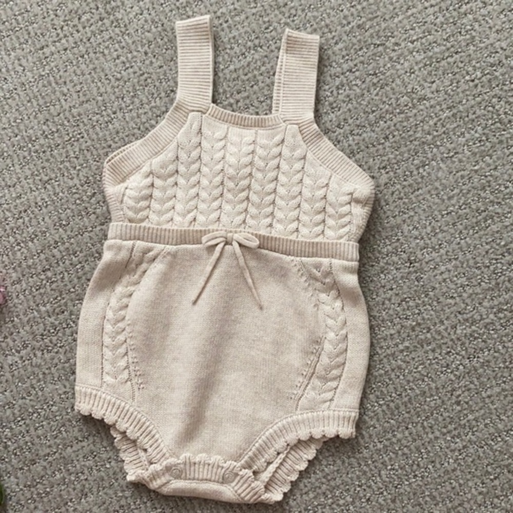 Cat & Jack Pom Pom bubble Romper 3/6m Baby Girl